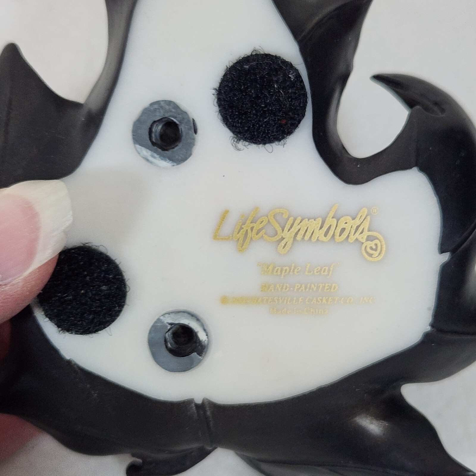2003 Life Symbols Hand Painted Brown Resin 3D Maple Leaf Bates Casket Company