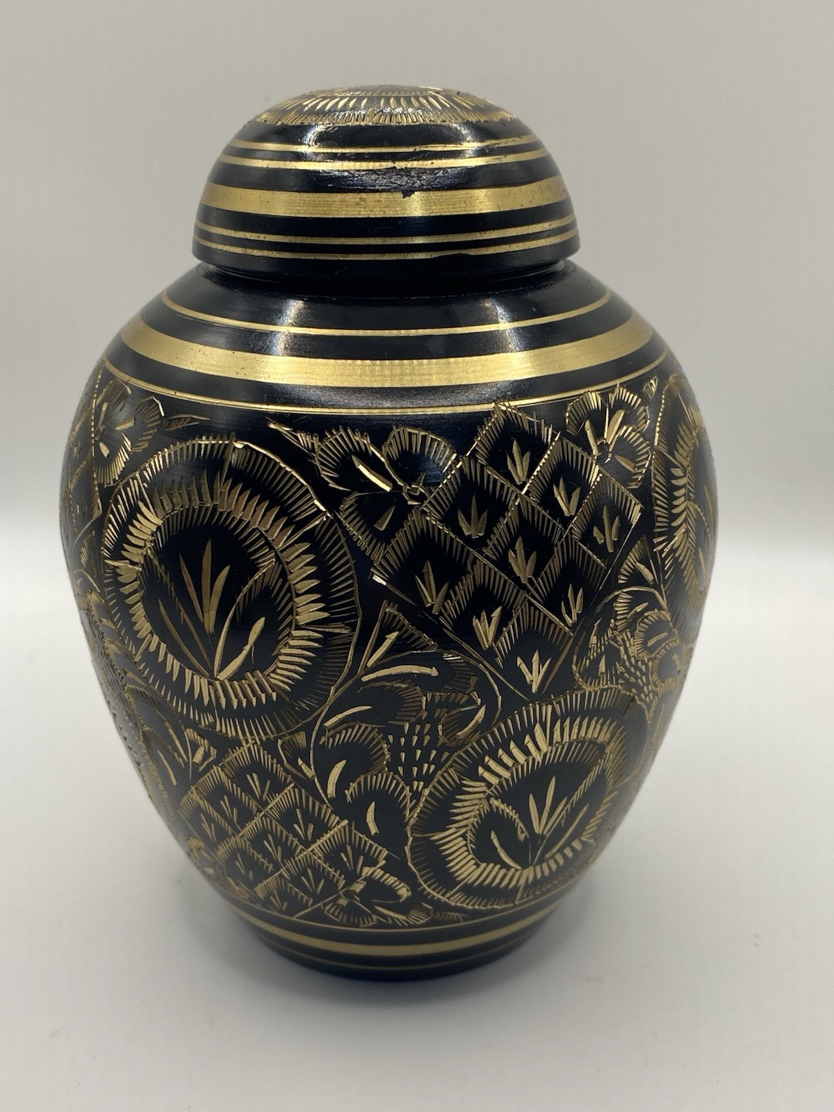 OneWorld Memorial Urn Radiance Cremation Brass Black Lacquer Hand Etched 5.5″