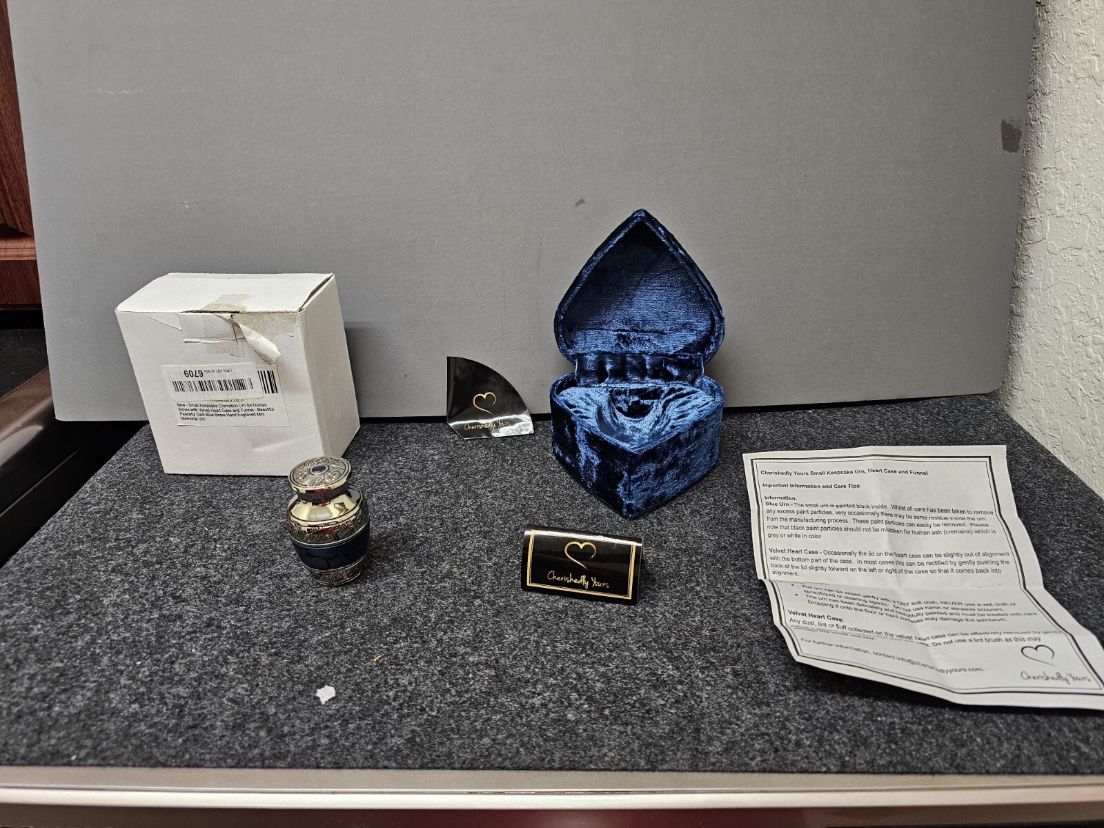 Cherishedly Yours Mini Urn Keepsake For Human Or Pet Ashes NWT Original Box.