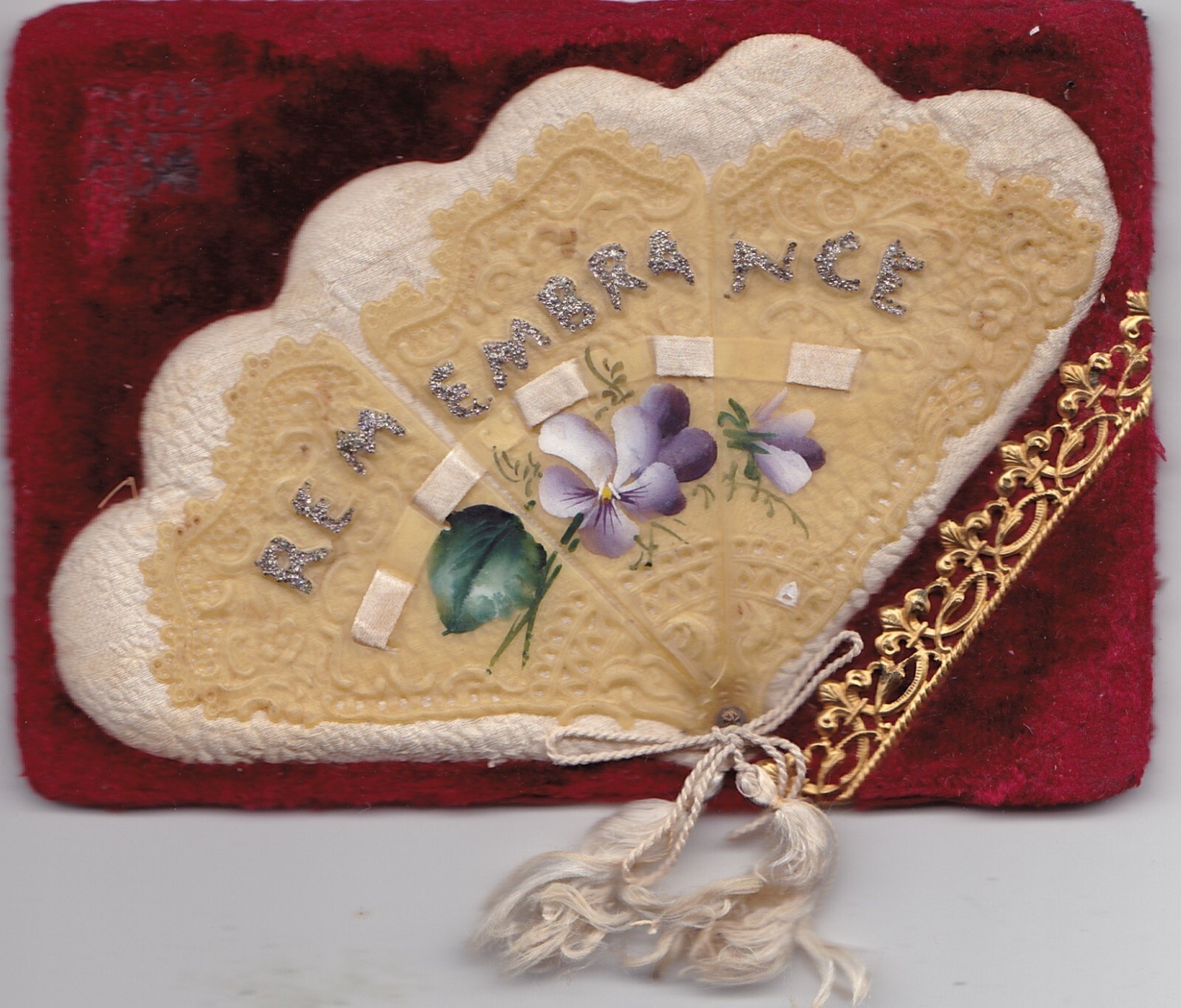 L2853 Celluloid Remembrance Velvet Funeral vintage stand