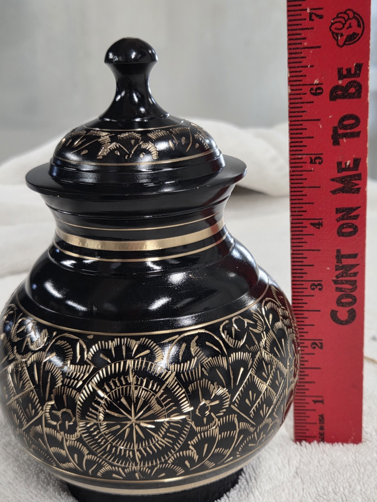 NEW Terrybear 2512B Black Cremation Pet Urn Brass 6 1/2″ TALL 40 CUBIC INCHES