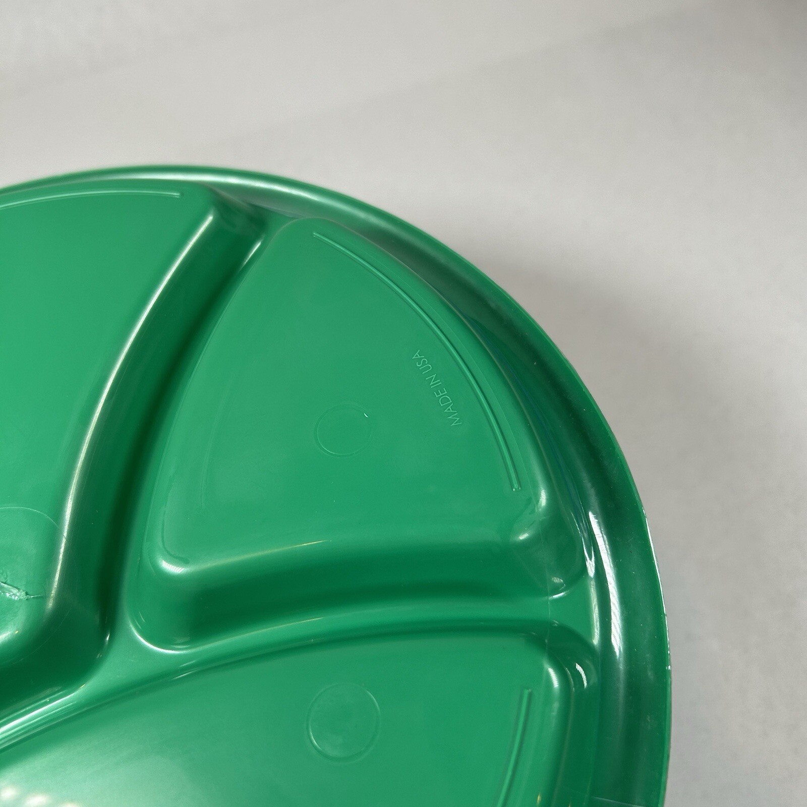 Vintage Packerware Sectional Plates Green 10” Diameter H10DIVPLTP1 Plastic New