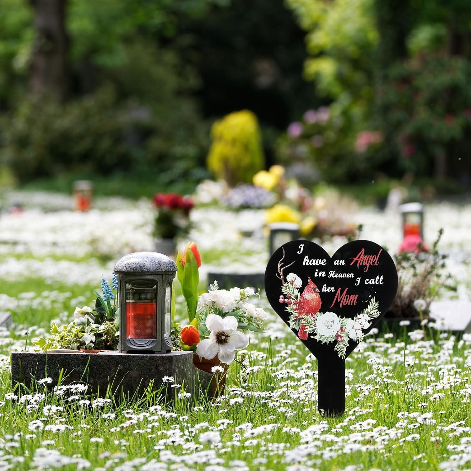 Memorial Gifts – Elegant Black Acrylic ‘Mom in Heaven’ Stake for Garden Decor