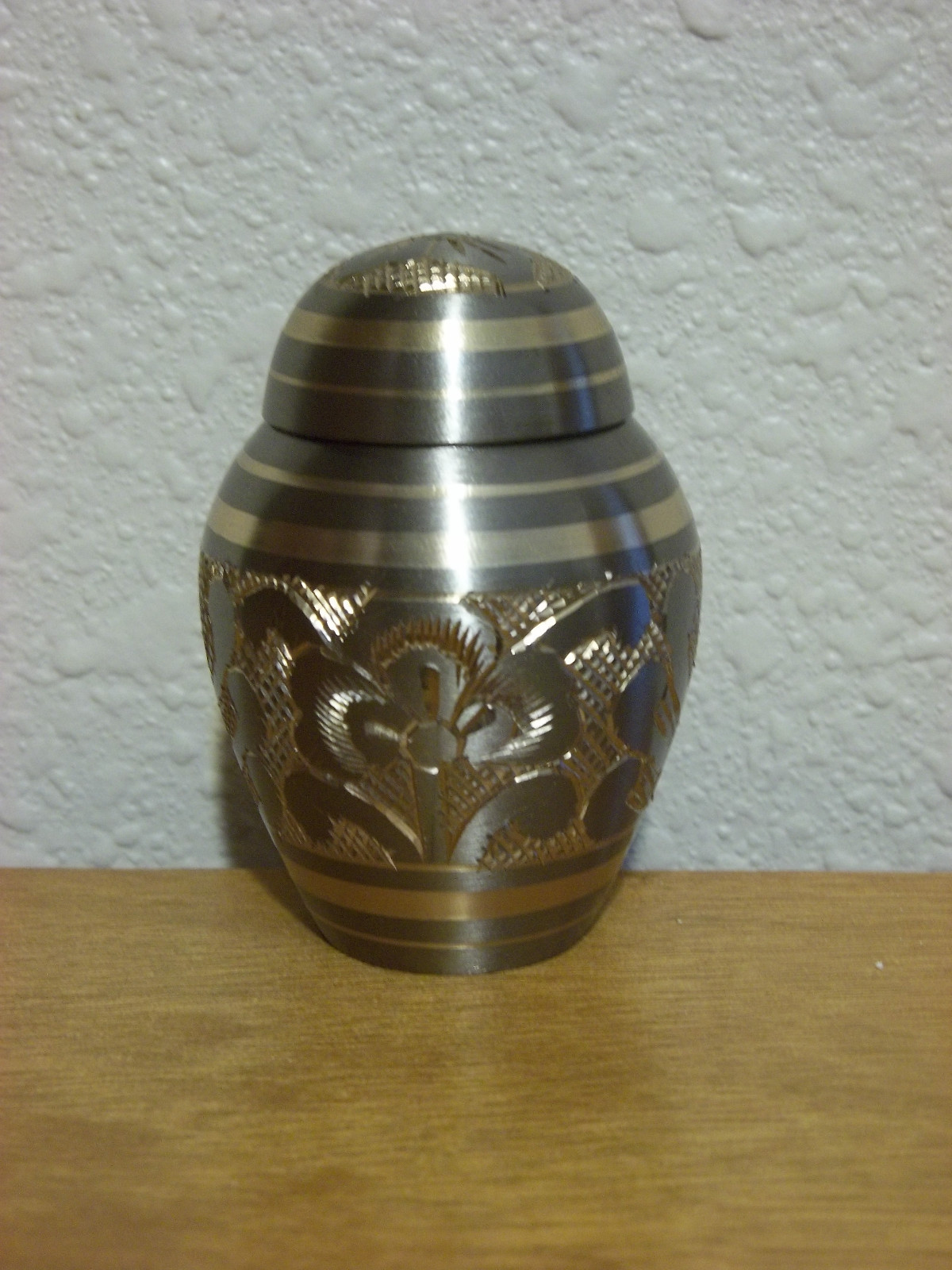 Pewter w/Gold Engraved Design Brass Keepsake Token Urn w/Velvet Bag~~2.5″