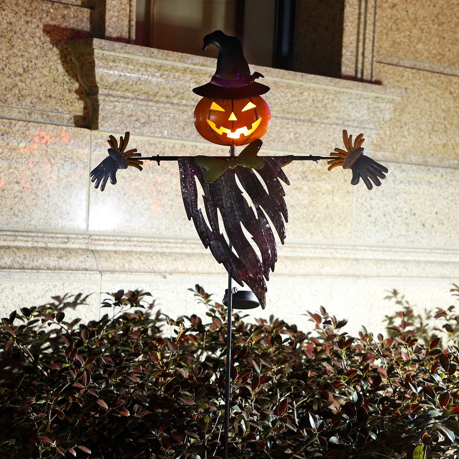 Halloween Yard Stake, 46.4″ Solar Lighted Metal Pumpkin Head Scarecrow Stake,…