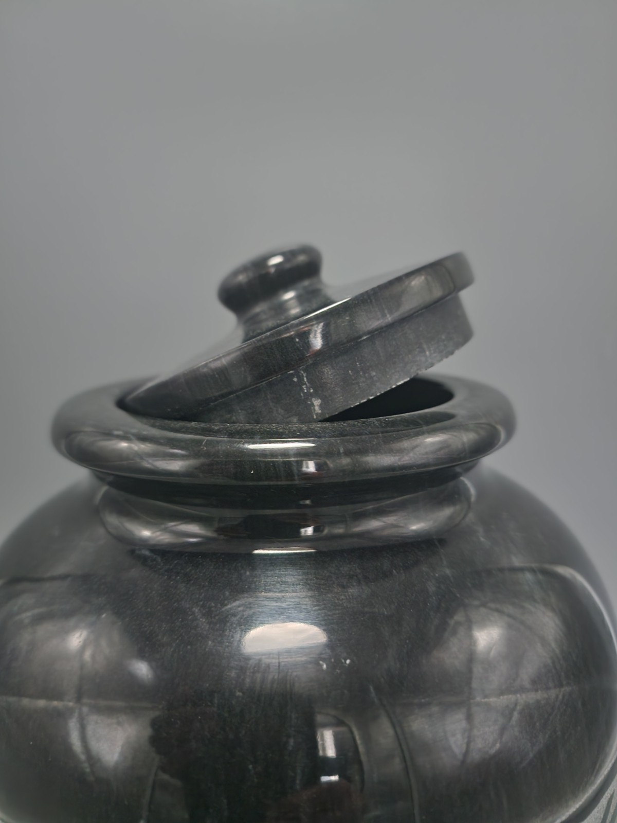 Natural Polished Black Marble Urn for Cremation Ashes Large/Adult 205 Cubic Inch
