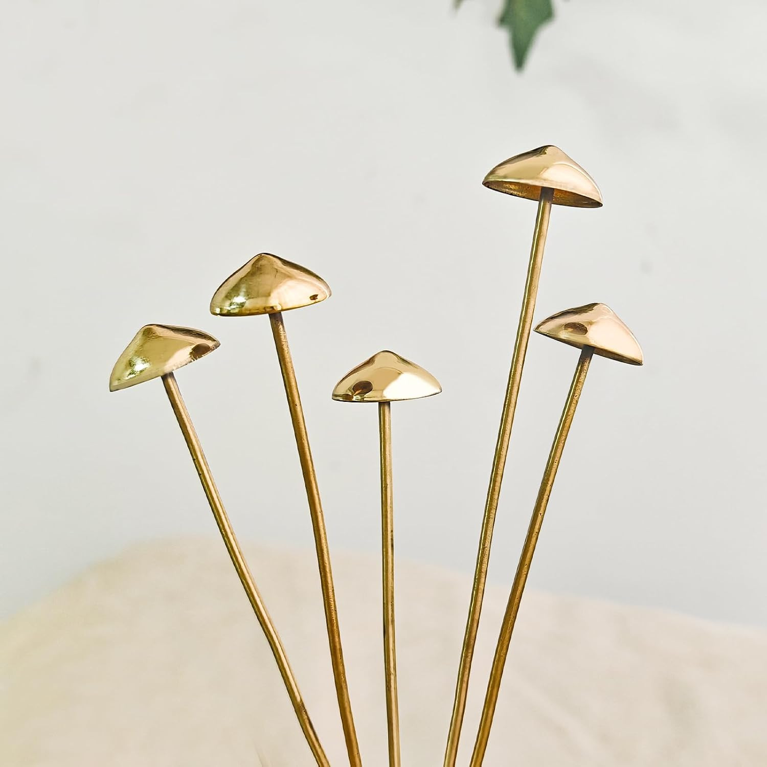 5Pcs Brass Fake Mushroom Plant Stakes Metal Fairy Garden Decor for Potted Plants
