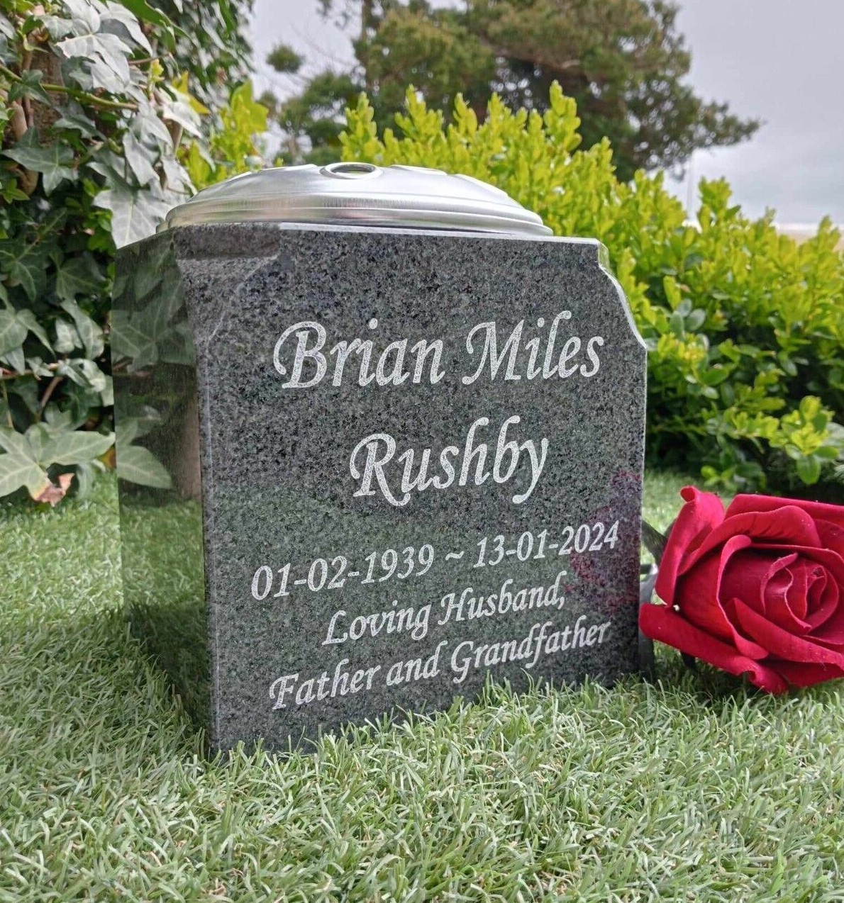 Personalised Granite Memorial Vase Grave Pot Flower Holder Cemetery Grave Vase