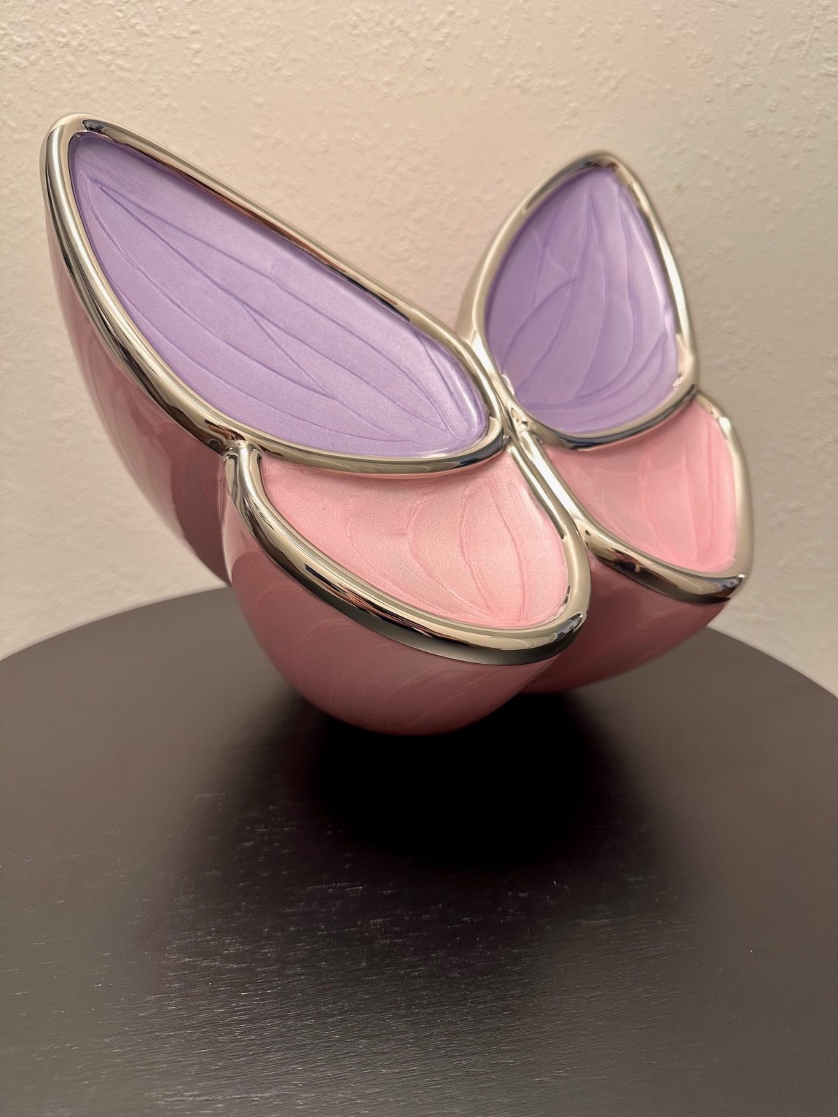 LARGE NEW WINGS OF HOPE STANDARD ADULT URN PEARL LAVENDER & POL SILVER BUTTERFLY