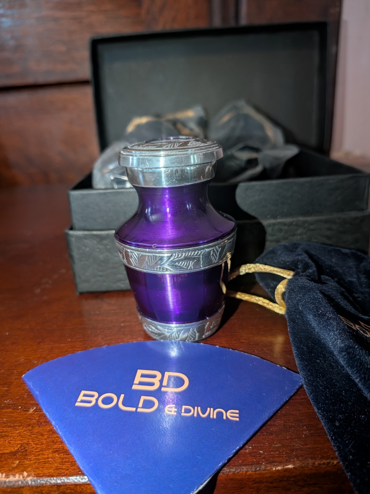 BOLD & DIVINE 4 Small Silver Linings Purple Keepsake Urns