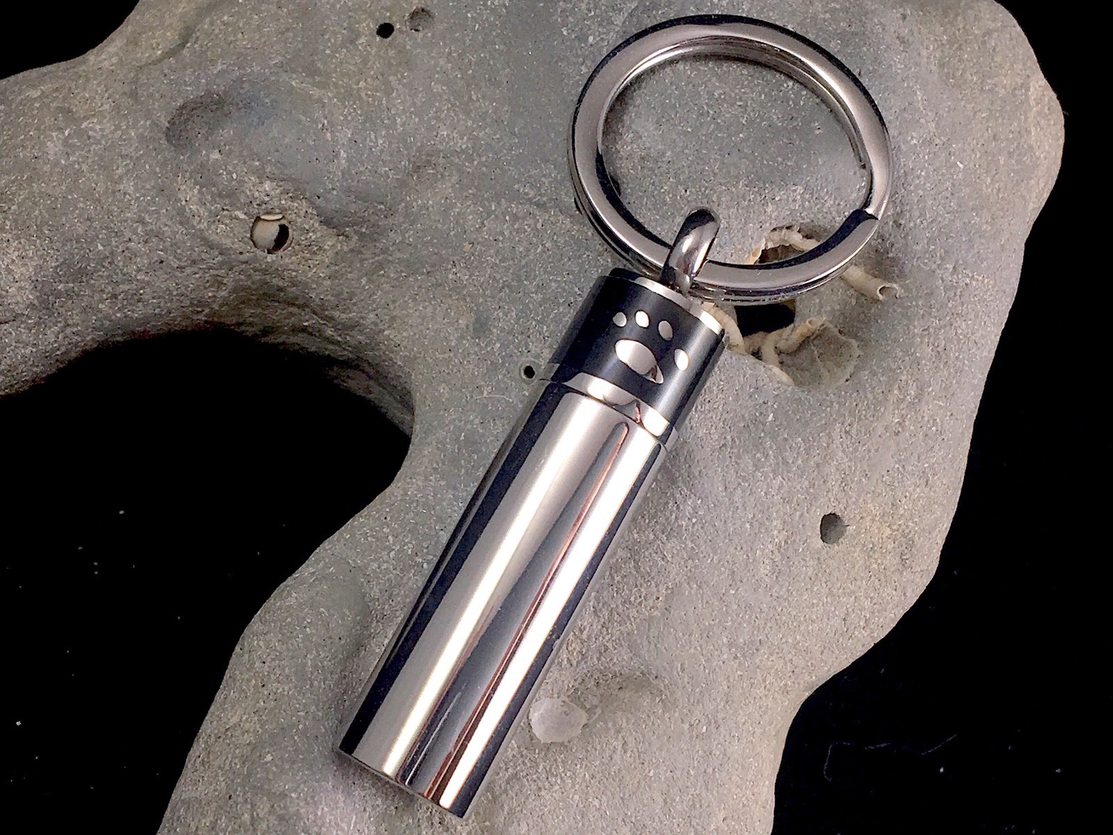 Keyring Urn .5″ Key Chain Men’s Pet Cremation Pendant For Ash Dog Cat Paw Print