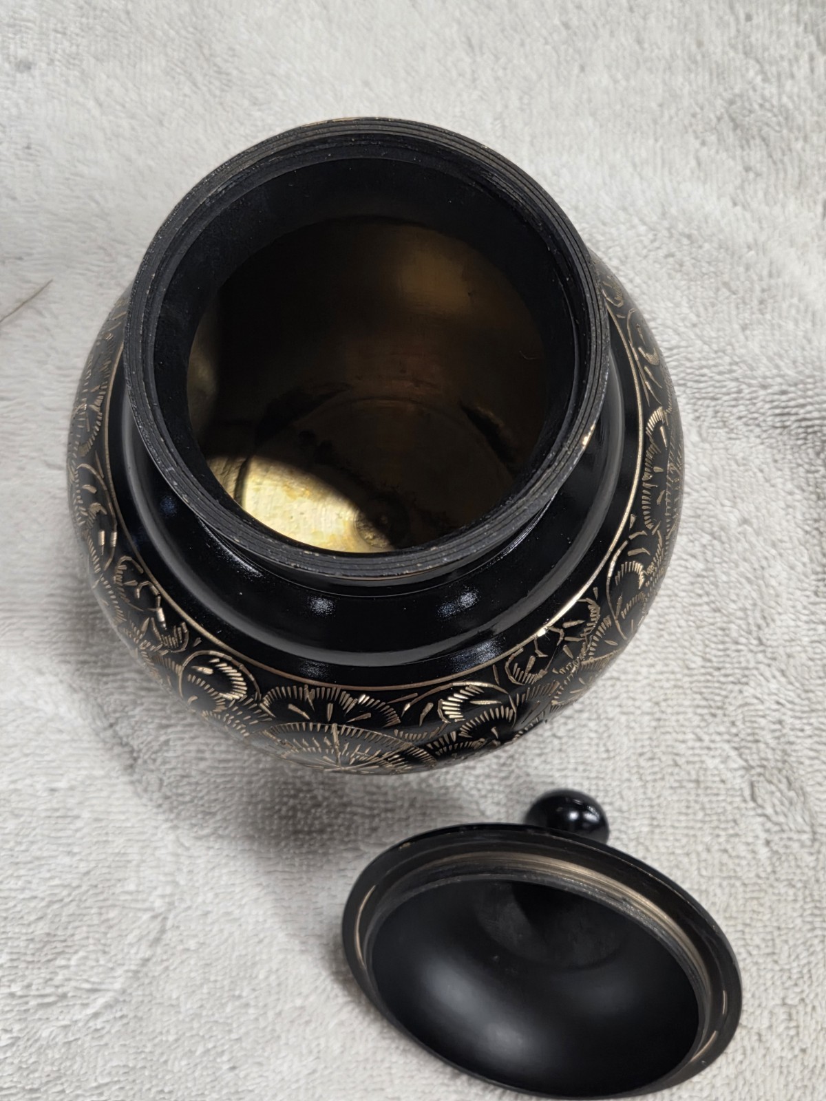 NEW Terrybear 2512B Black Cremation Pet Urn Brass 6 1/2″ TALL 40 CUBIC INCHES