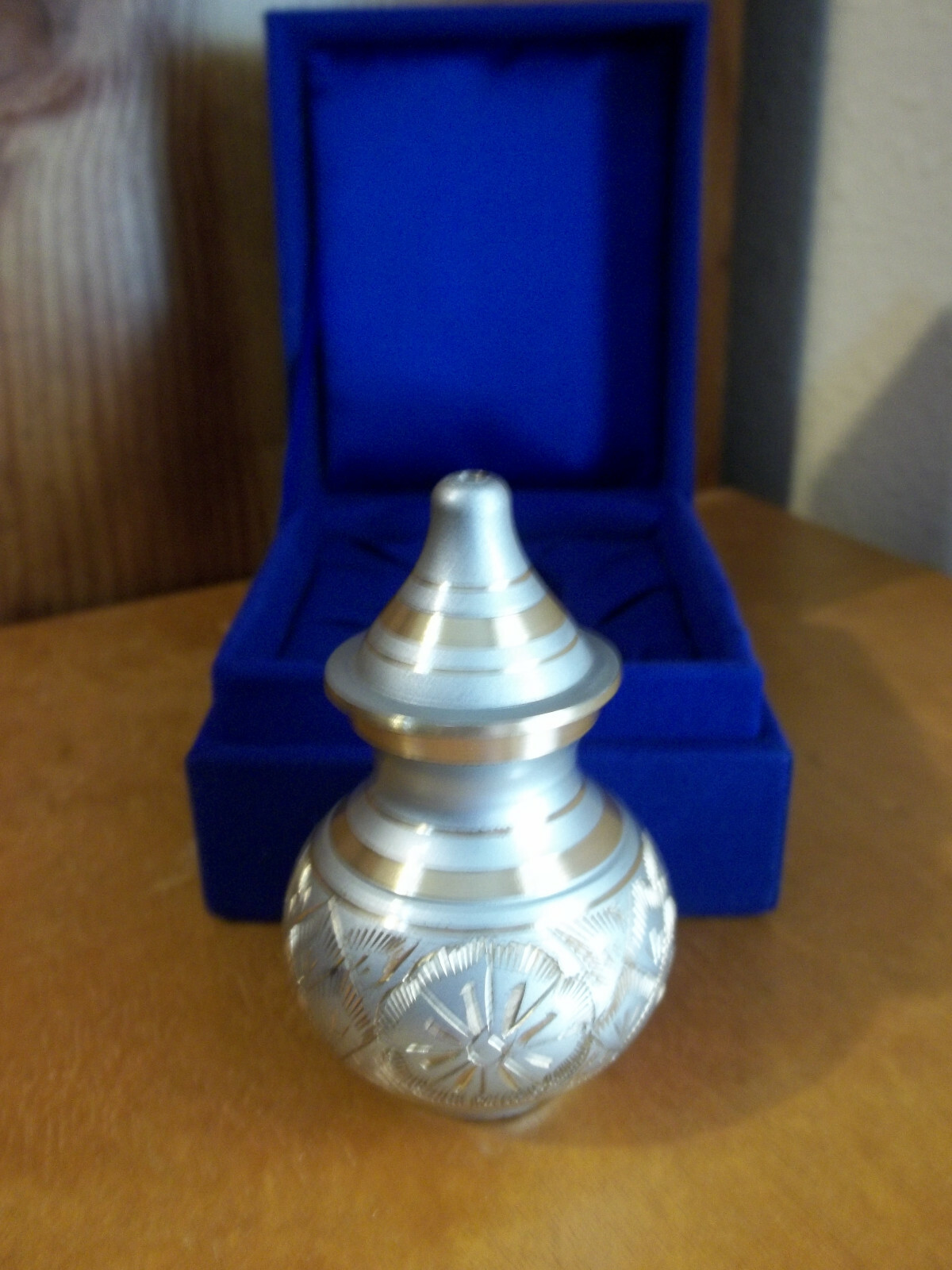Pretty Keepsake Mini Token Urn~Pewter &Gold Engraved Pot Belly~2.75″~in Blue Box