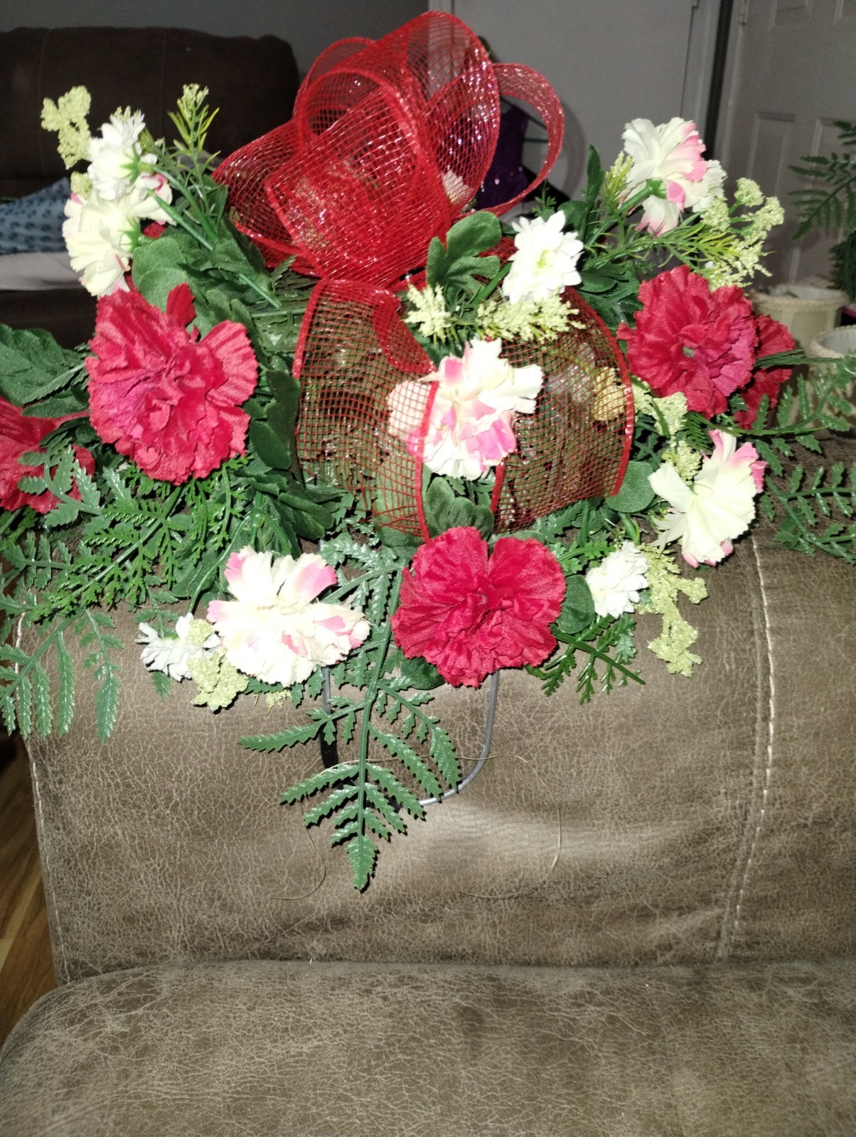 Memorial cemetery Saddle Flower Arrangement Small