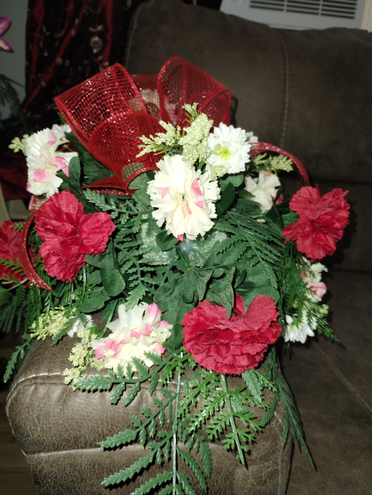 Memorial cemetery Saddle Flower Arrangement Small