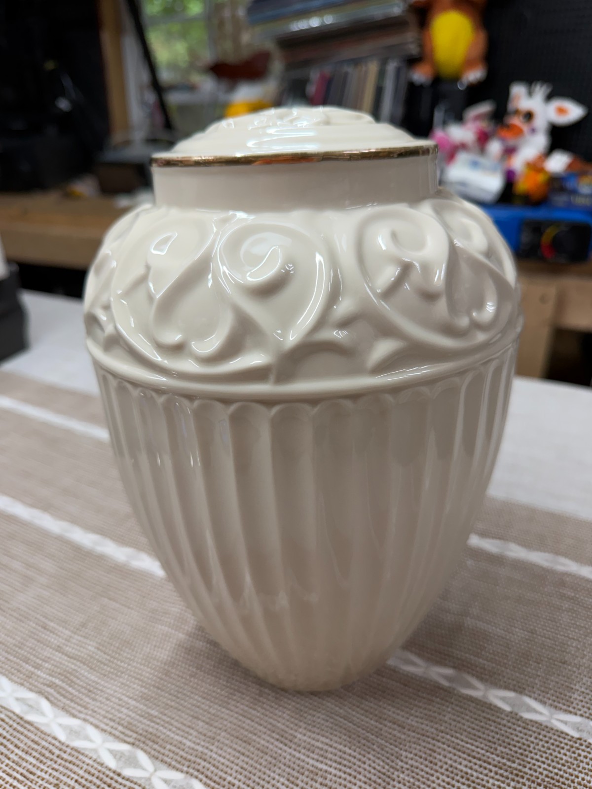 Lenox Genuine Adult Porcelain Classic Cremation Urn 10.5″