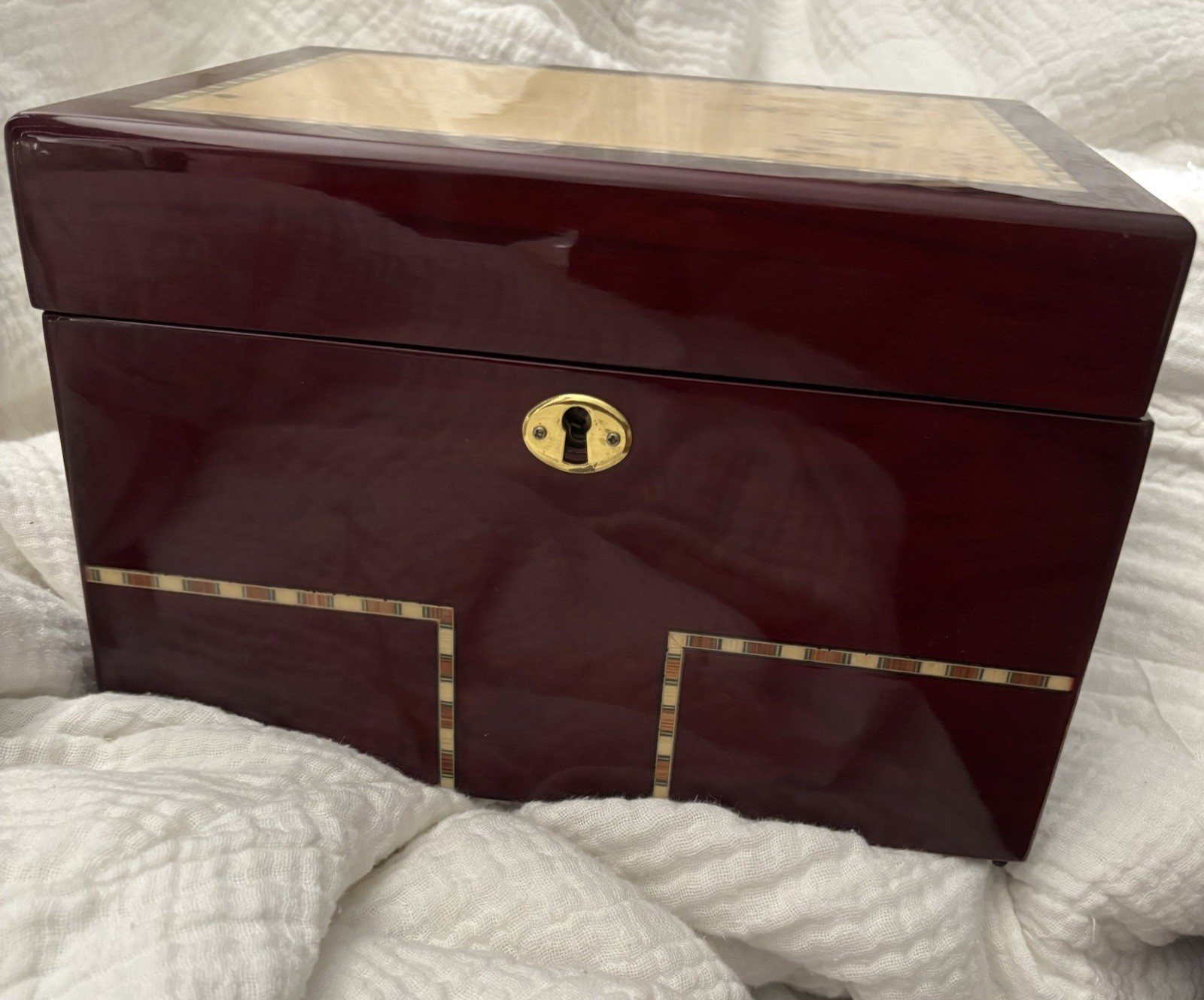 Large/Adult 230 Cubic Burlwood Treasure Chest Cremation Urn for Ashes No Keys