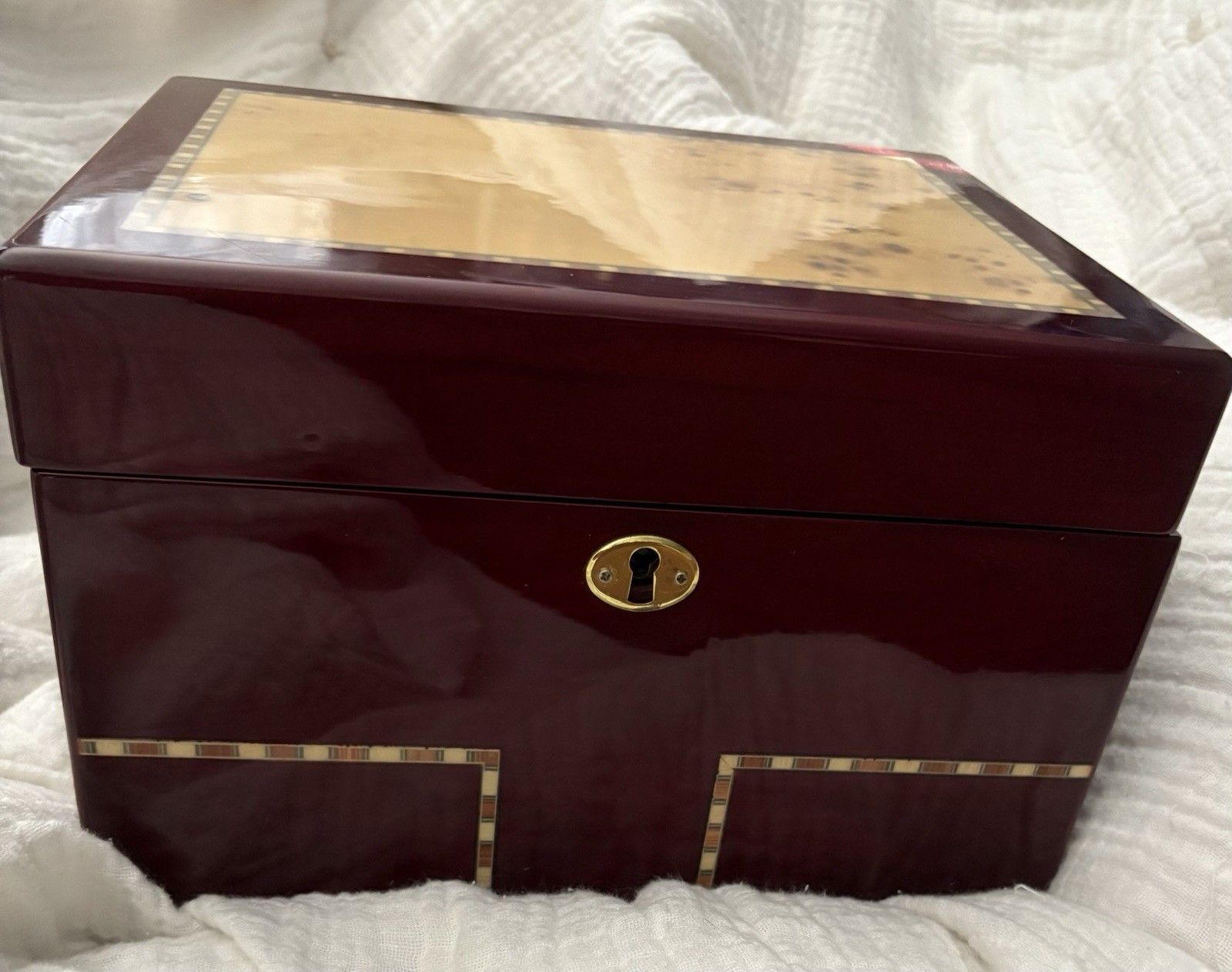 Large/Adult 230 Cubic Burlwood Treasure Chest Cremation Urn for Ashes No Keys