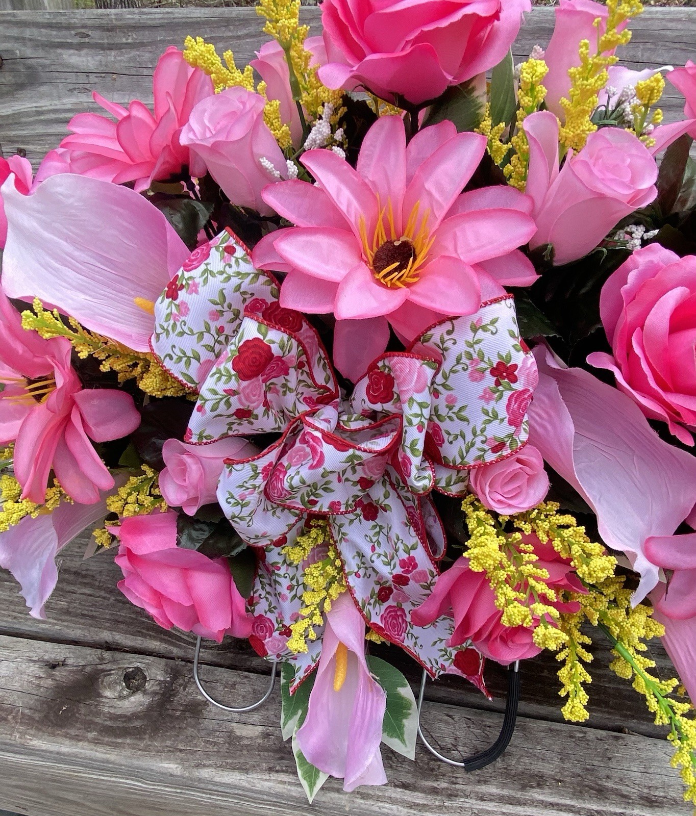 Spring summer Pink Cemetery monument saddle Memorial Day flowers Arrangement