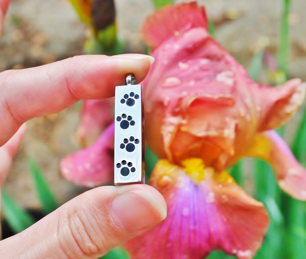 Keyring Urn .5″ Key Chain Pet Cremation Pendant Holds Ashes Dog Cat Paw Prints