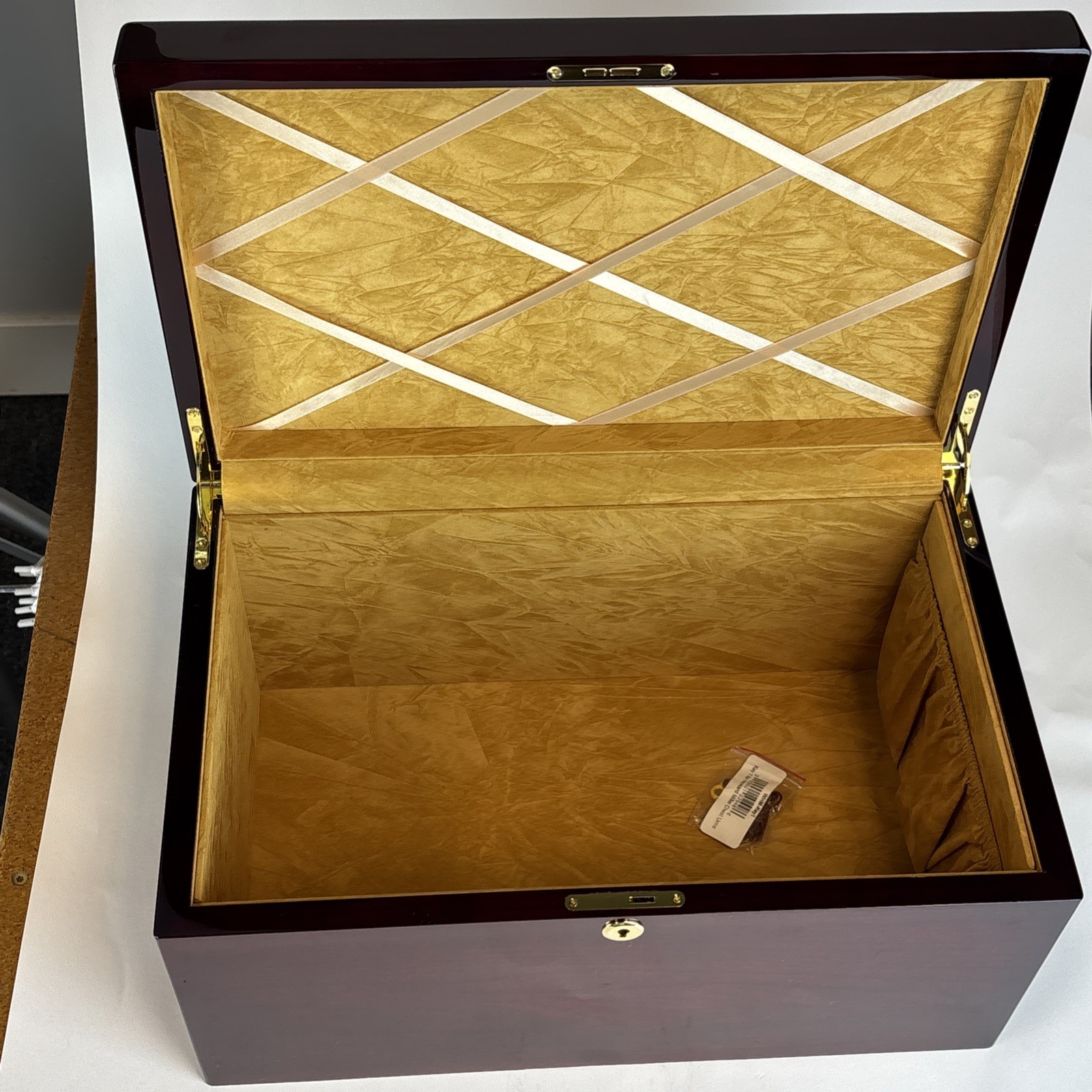 New Howard Miller Remembrance Memorial Chest Cremation Urn