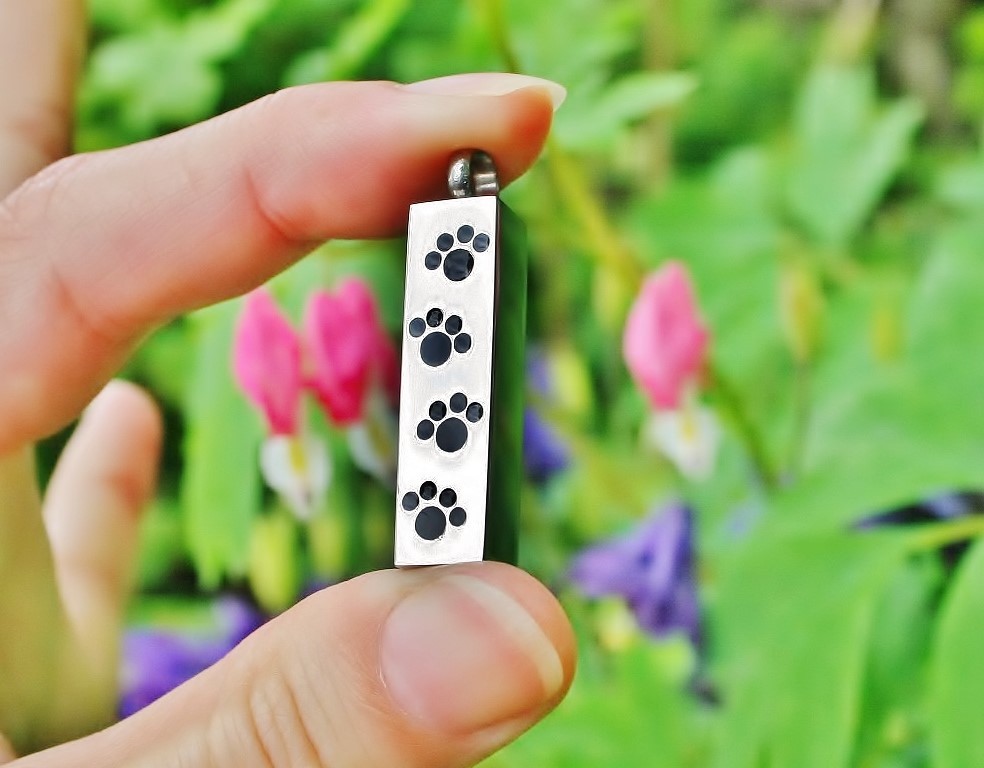 Keyring Urn .5″ Key Chain Pet Cremation Pendant Holds Ashes Dog Cat Paw Prints