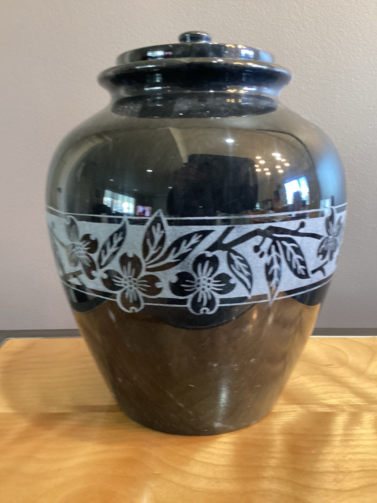 Dogwood Natural Black Marble Cremation Urn Ashes Large/Adult 205 Cubic Inch New