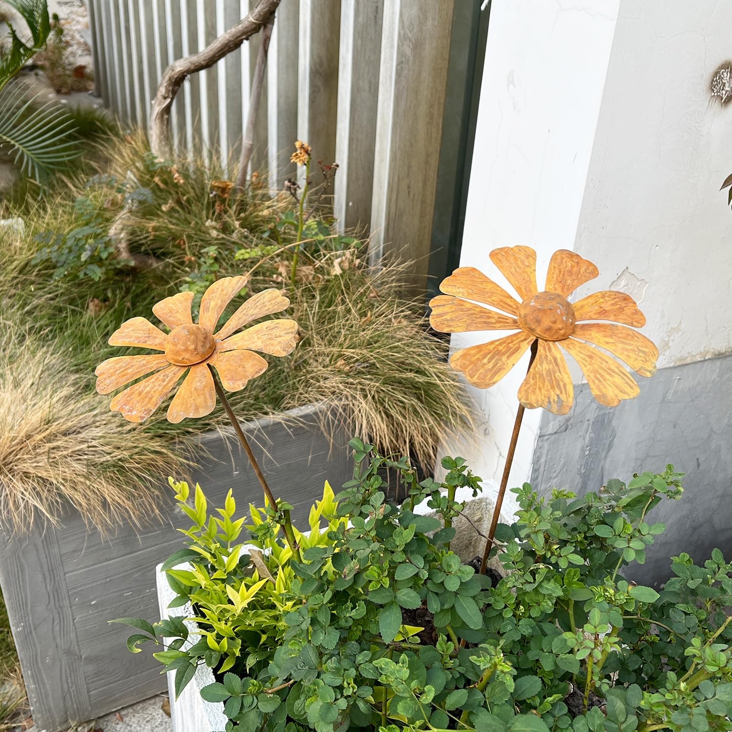 2 PCS Rustic Chamomile Garden Decor for Outside,Metal Flower Bed Decorations，…
