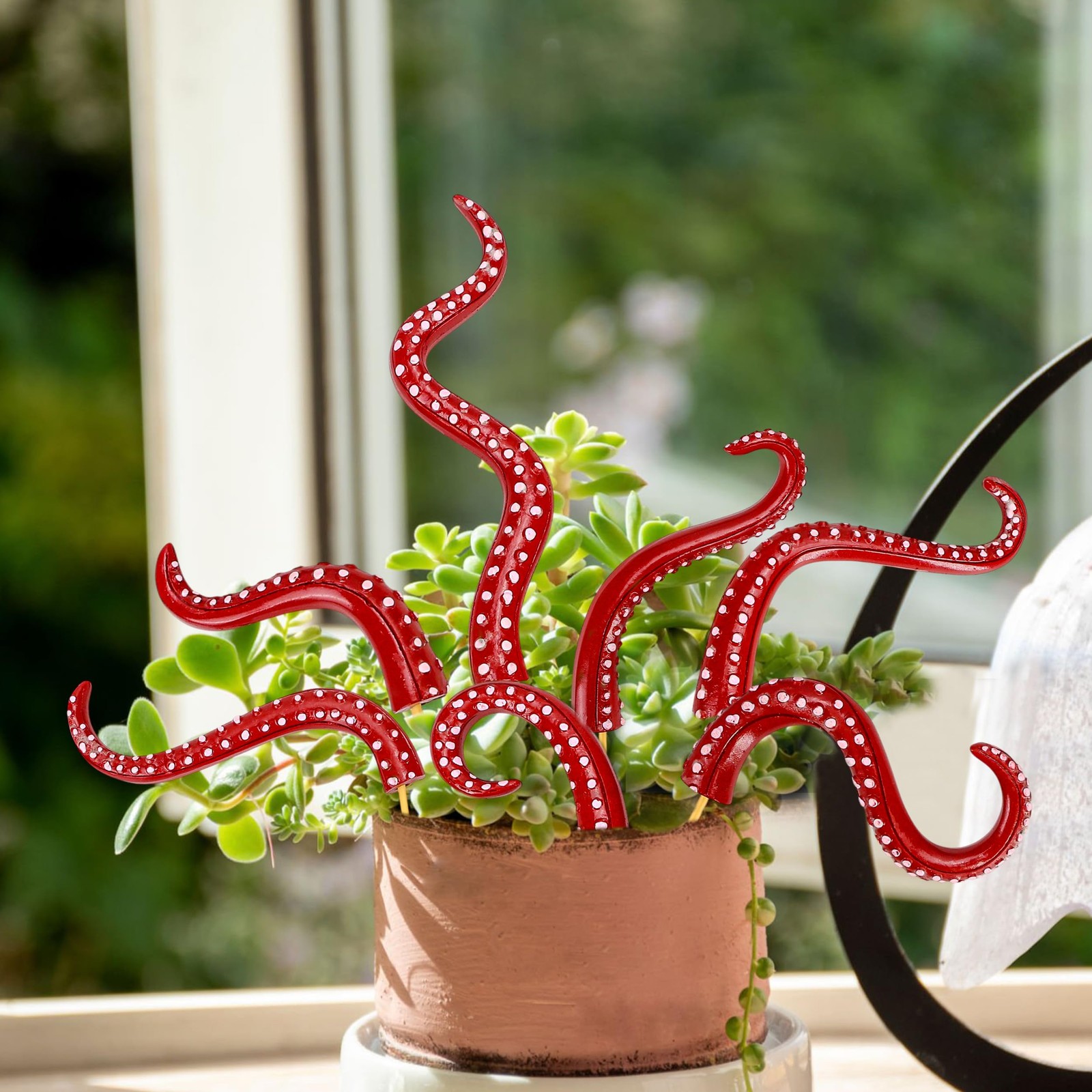 7Pcs Octopus Tentacle Plant Stakes Glow in The Dark Resin Luminescent at Nigh…
