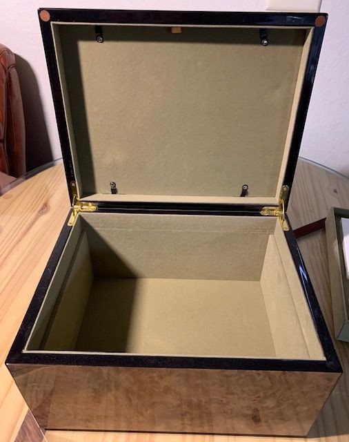 MEMORY KEEPSAKE BOX FOR HUMAN ASHES OR JEWELRY 10″X12″X7″, WITH CARDS AND CANDLE