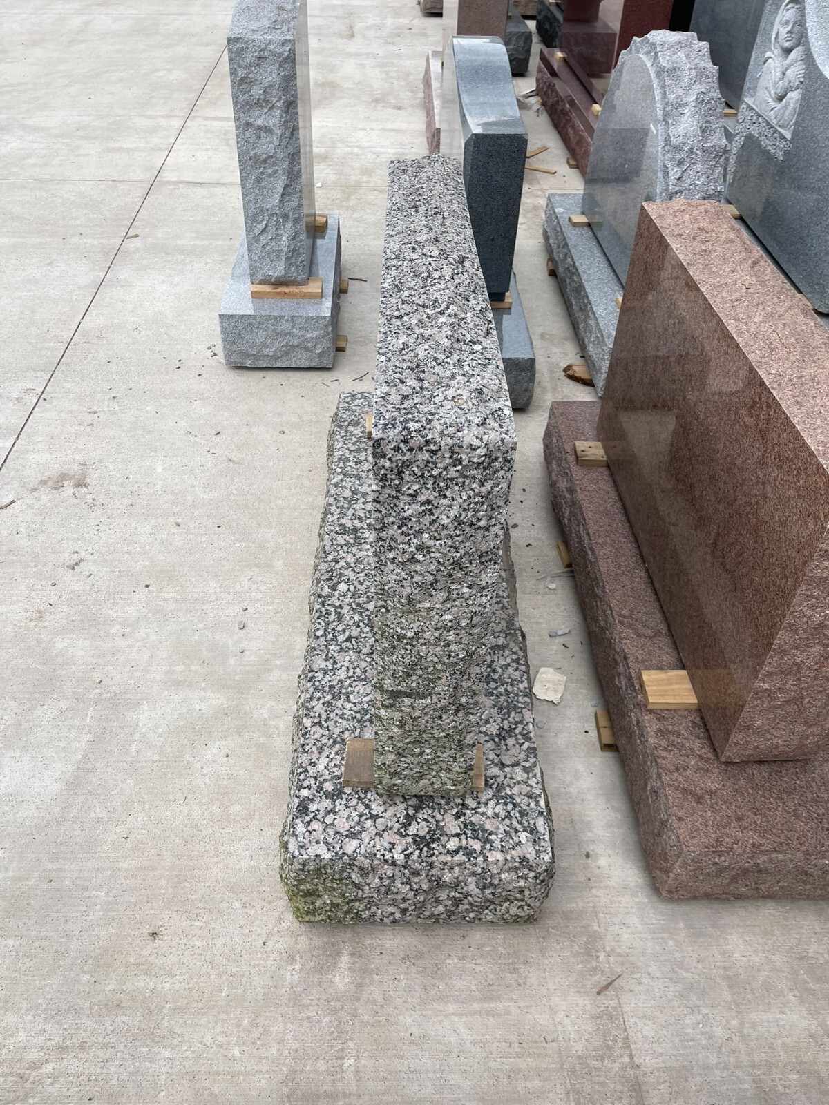 Gris Monadriz Granite Serpentine Monument Headstone Grave Marker MN-02B