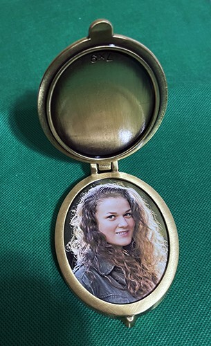 Bronze frame with cover / porcelain picture 3.14″x3.93″ (8x10cm) for headstone/