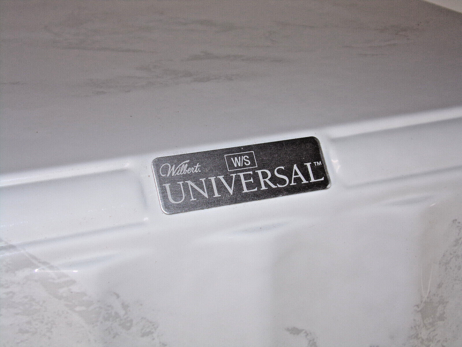 NEW Wilbert P400WS Universal White and Silver Marbelon Cremation Urn Vault