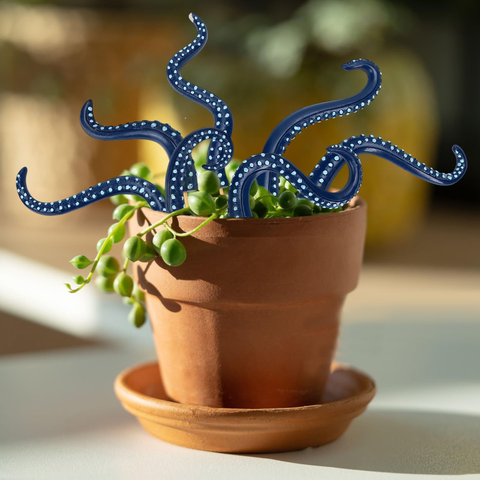 7Pcs Octopus Tentacle Plant Stakes Glow in The Dark Resin Luminescent at Nigh…