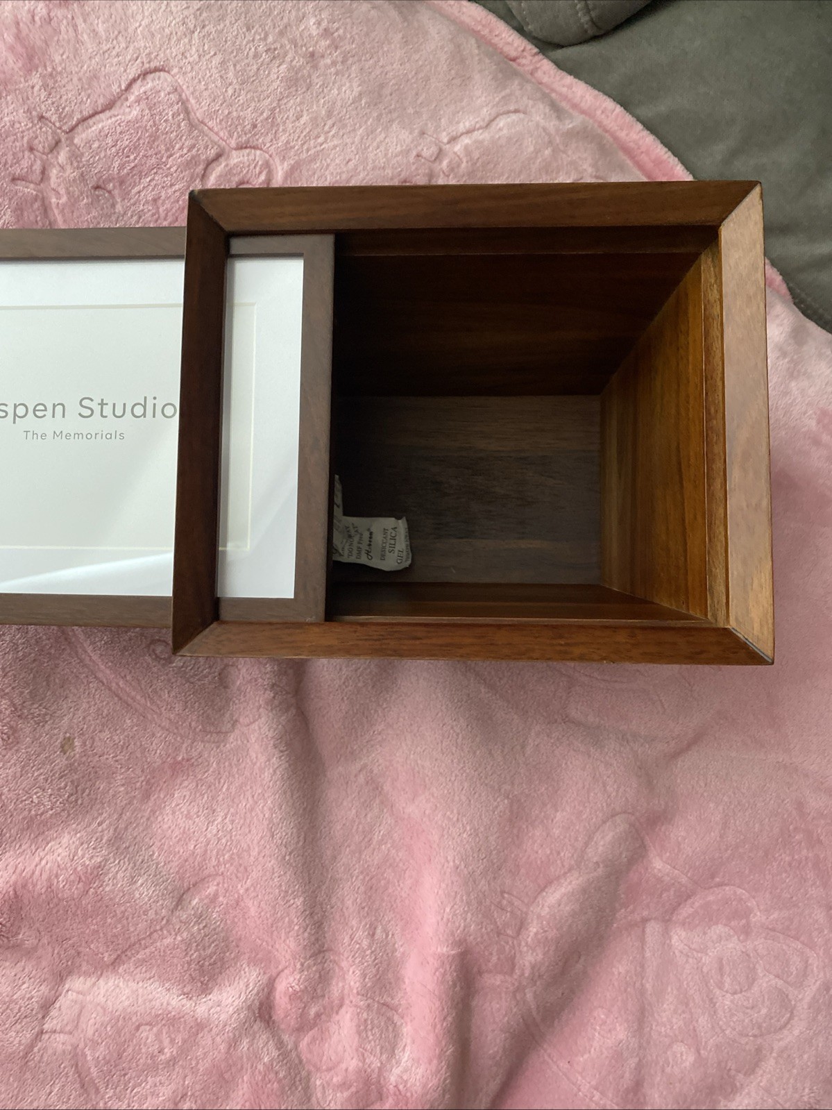 Aspen Studio The Memorials Cremation Photo Urn ~ Color Walnut