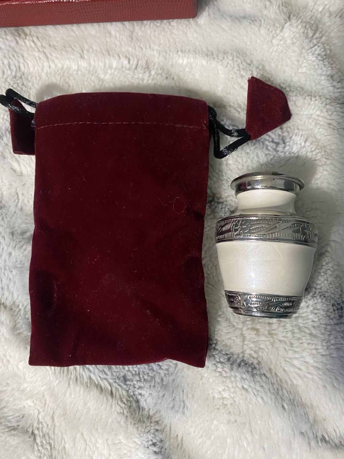 Cremation Urns for Human Ashes, Funeral Memorial Urn White with Silver Lining
