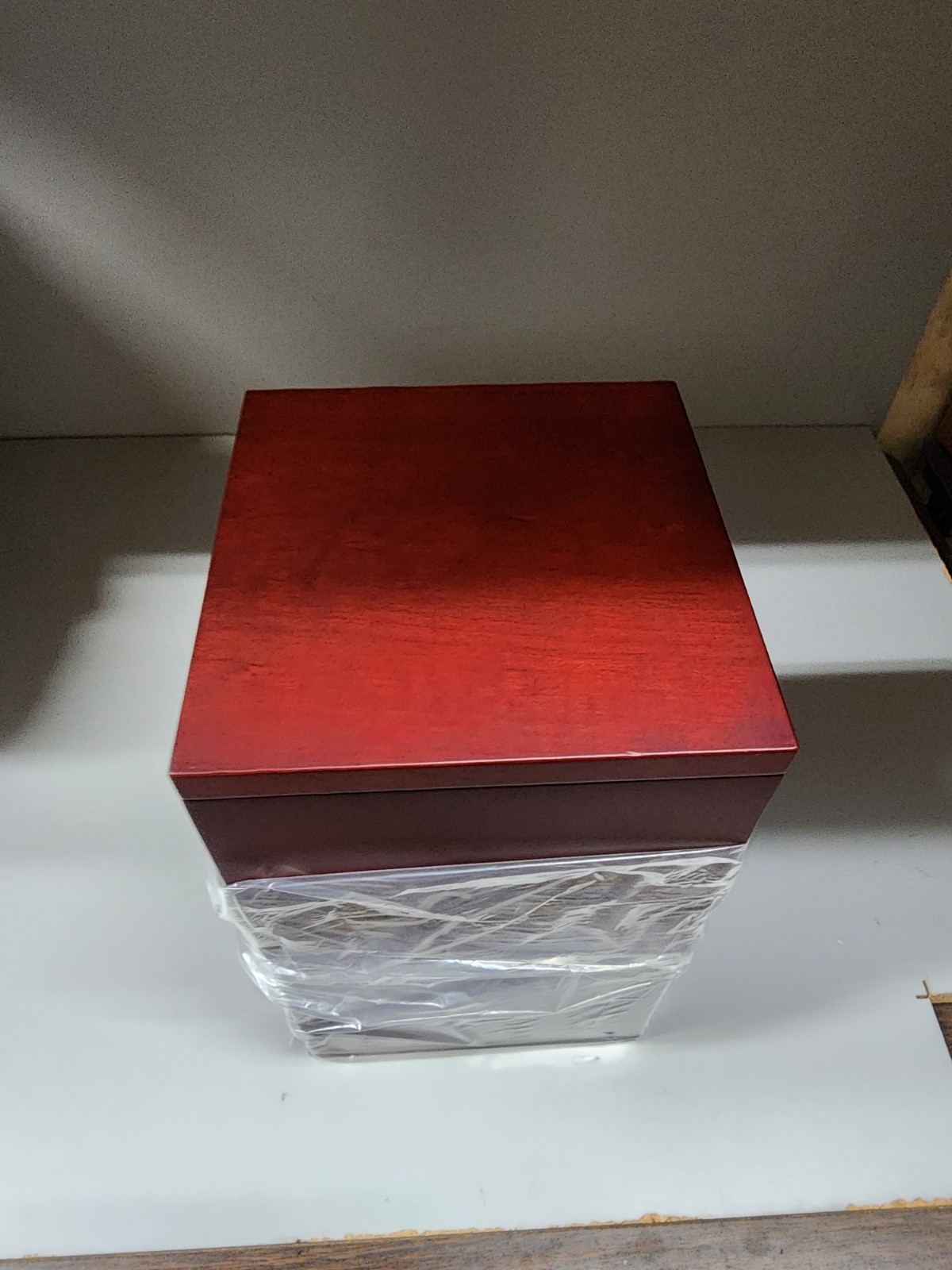 Ellway Essentials Solid Cherry Urn