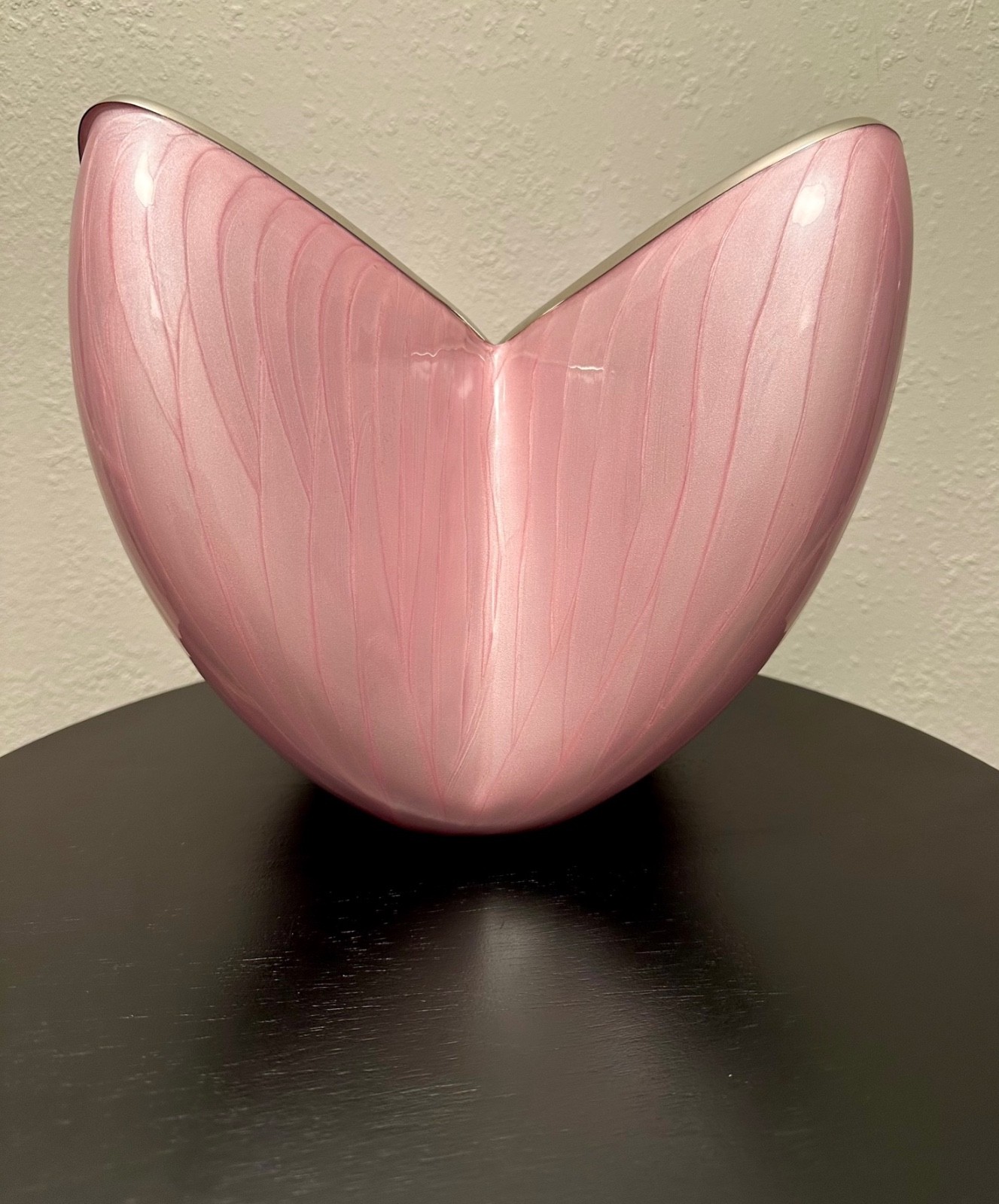 LARGE NEW WINGS OF HOPE STANDARD ADULT URN PEARL LAVENDER & POL SILVER BUTTERFLY