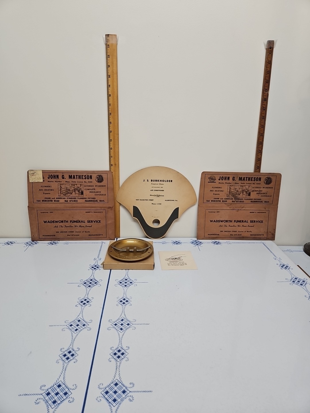 FUNERAL HOME Advertising LOT . 1-ASHTRAY-N.O.S+2-Two PAPER WALLETS And 1-FAN