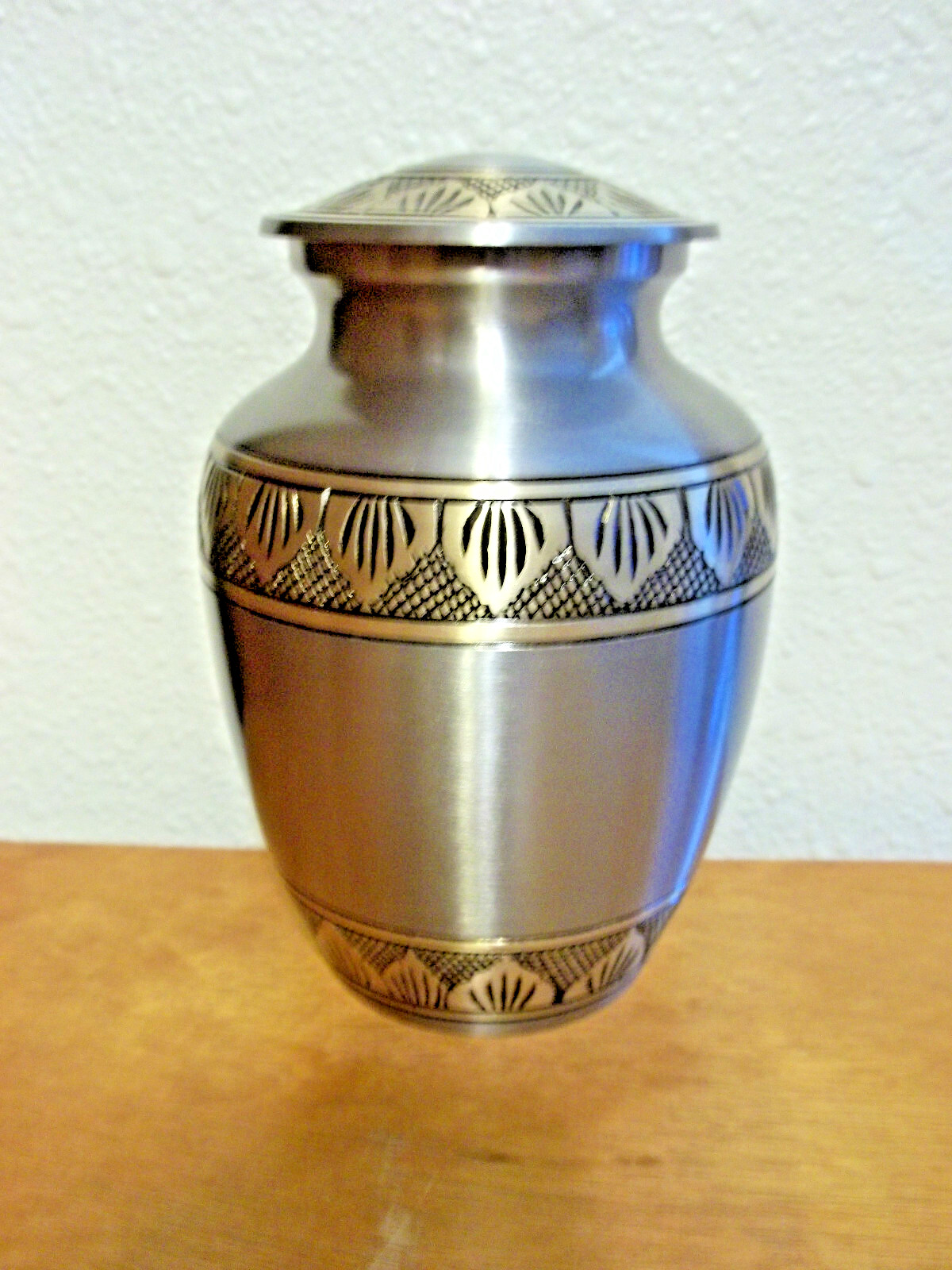 Beautiful Pewter Athena w/Black& Bronze Leaf Band~~Brass Urn~6″~for up to 40 Lbs