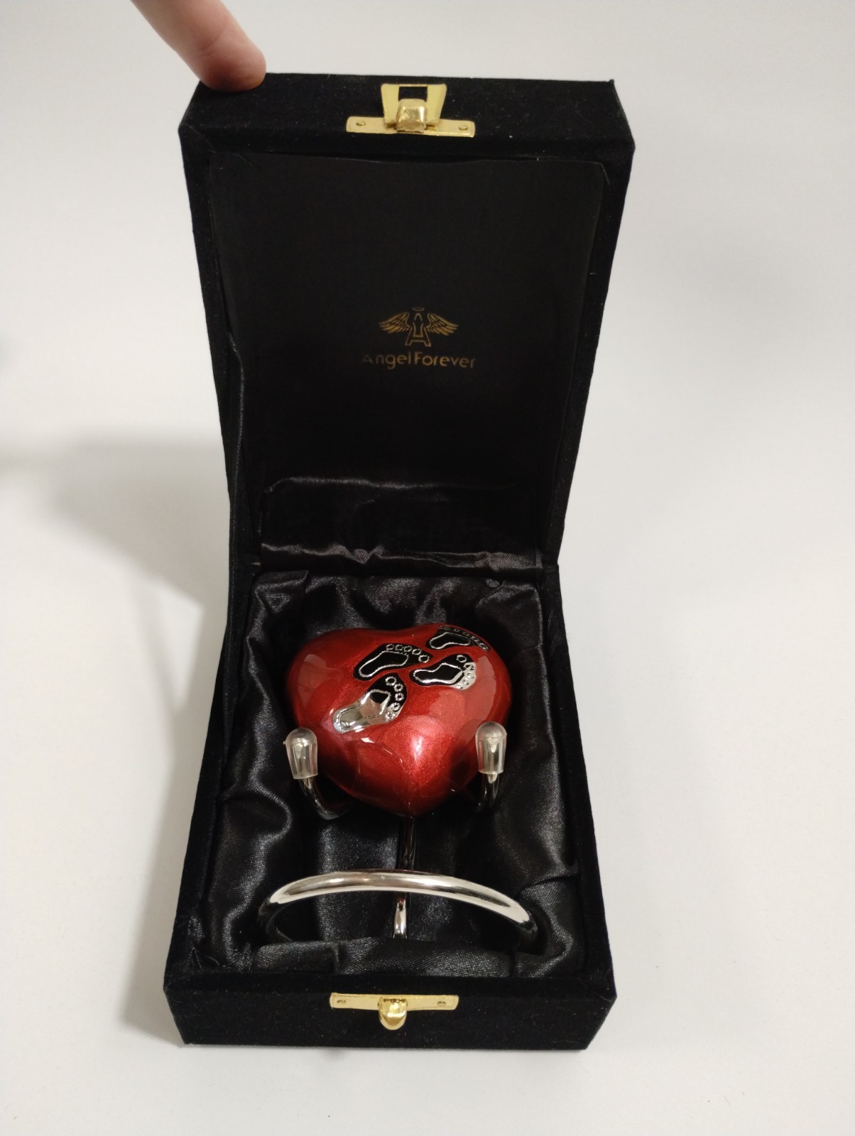 Red Enamel Baby Heart Urn with Stand with Premium Box