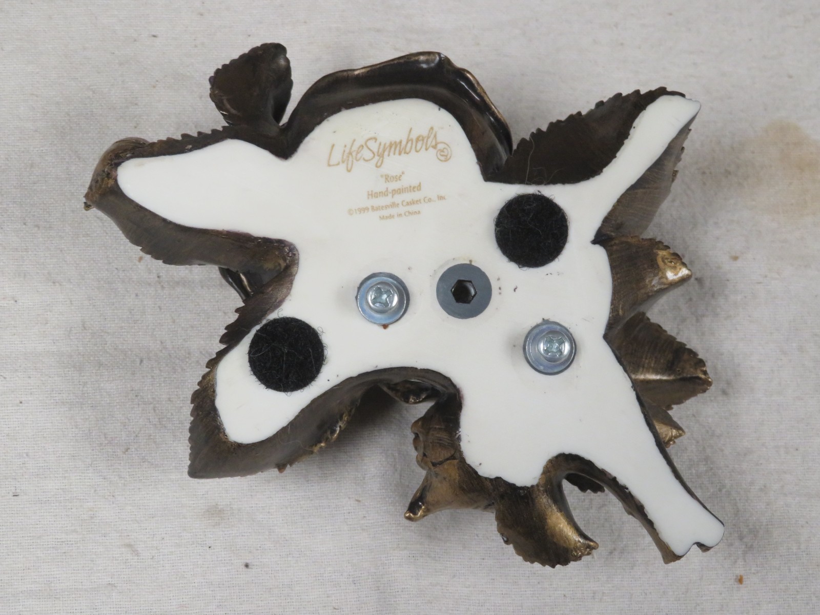 VTG 1999 “LIFE SYMBOLS” HAND PAINTED MOLDED RESIN ROSE CASKEtT ORNAMENT 6″ x 4″