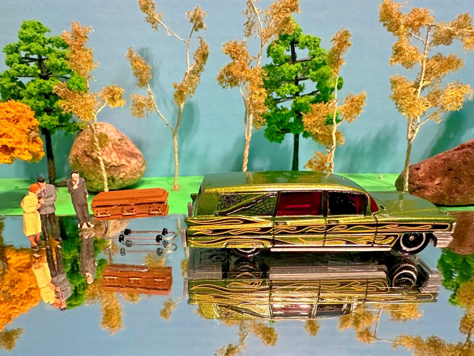 Hearse, Funeral, Grave, Beautiful Cadillac, Olive Green, Coffin & Gurnee 1/64