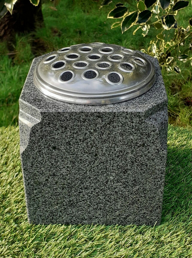 Personalised Granite Memorial Vase Grave Pot Flower Holder Cemetery Grave Vase