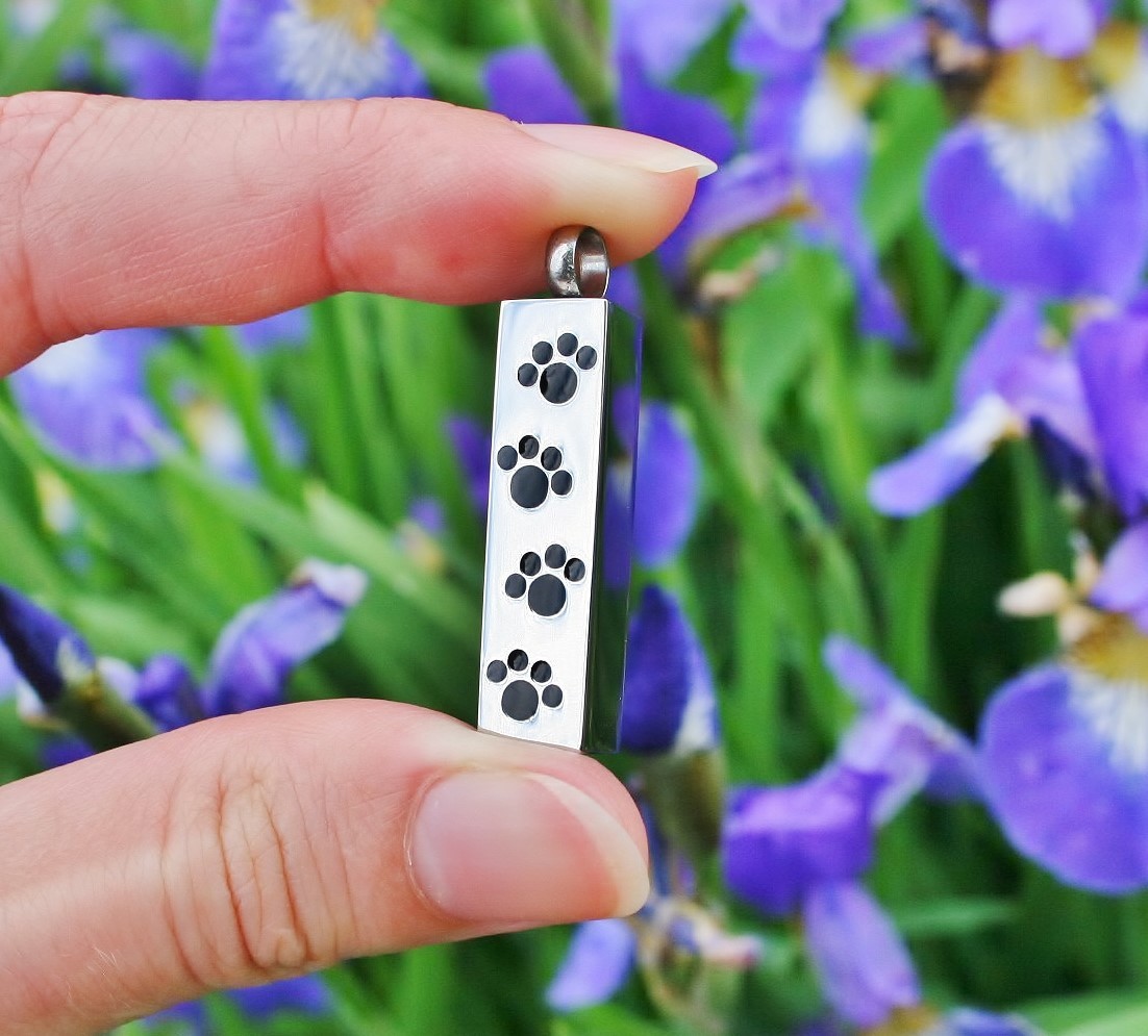 Keyring Urn .5″ Key Chain Pet Cremation Pendant Holds Ashes Dog Cat Paw Prints