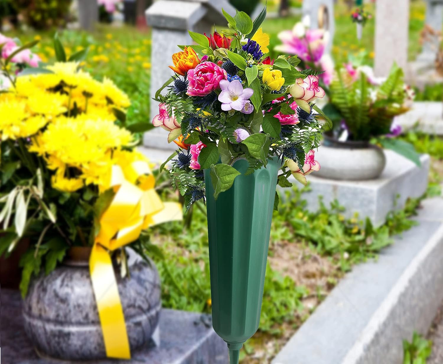 12 Pack Memorial Flower Vase Plastic Cemetery Vases with Spikes Cemetery