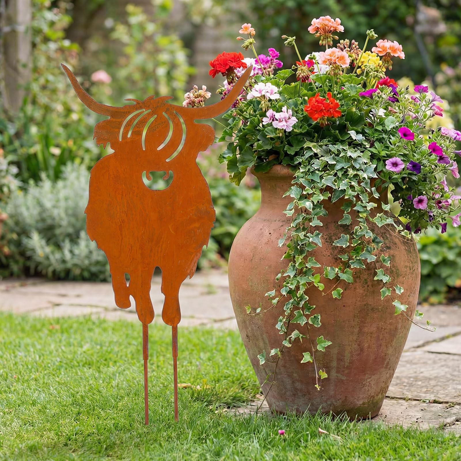 Highland Cow Metal Garden Stake 22″ Rustic Outdoor Decor for Lawn & Yard