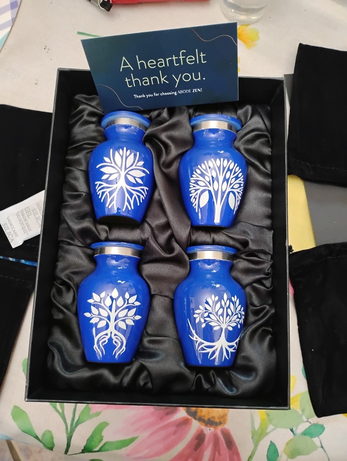 BRAND NEW MINI CREMATION URN SET, TREE OF LIFE DESIGN, WHITE