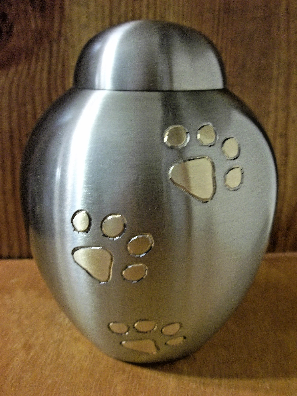 Pewter w/Gold Walking Paw Prints Brass Dome Urn~Small/Med. 5.5″~~up to 43 lbs.