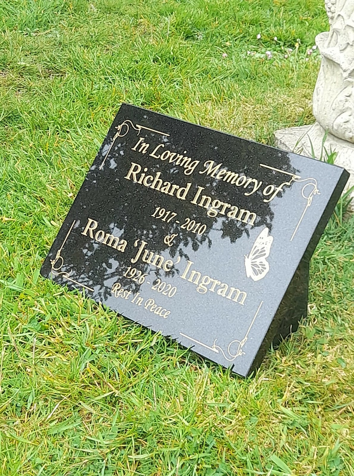 Engraved Black Granite Memorial Grave Plaque Slanted Memorial Grave Stone